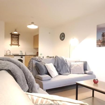 Апартаменты 2 Bed Crawley Apt - Near Gatwick Экстерьер фото